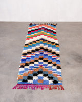 Handgefertigter Berber-Teppich aus moderner Designer-Baumwolle aus Marokko. Boucherouite mit schönen Farben und Mustern.
