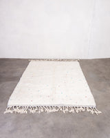Moderner Designer handgefertigter Berber Teppich aus Marokko Beniourain mit schönen Farben und Mustern