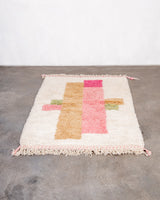 Moderner Designer handgefertigter Berber Teppich aus Marokko Beniourain mit schönen Farben und Mustern