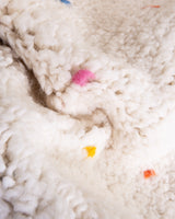 Moderner Designer handgefertigter Berber Teppich aus Marokko Beniourain mit schönen Farben und Mustern