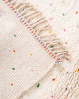Moderner Designer handgefertigter Berber Teppich aus Marokko Beniourain mit schönen Farben und Mustern
