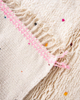 Moderner Designer handgefertigter Berber Teppich aus Marokko Beniourain mit schönen Farben und Mustern