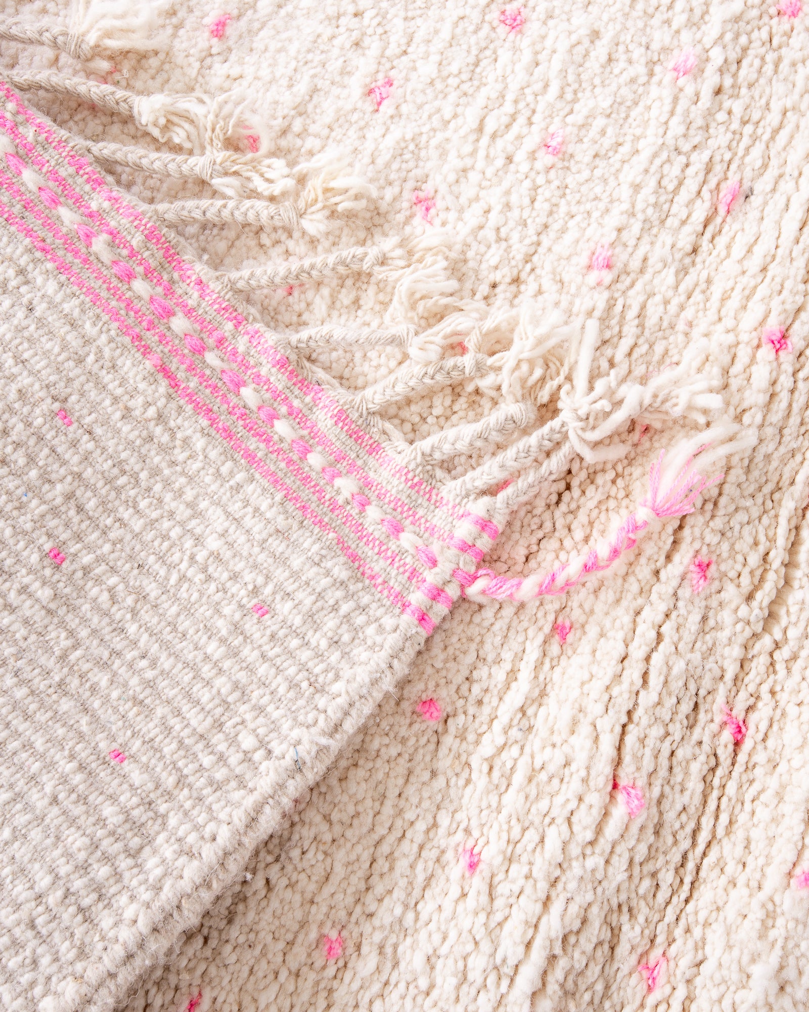 Modern designer handcrafted Berber rug from morocco Beniourain with beautiful colors and patterns