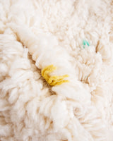 Moderner Designer handgefertigter Berber Teppich aus Marokko Beniourain mit schönen Farben und Mustern