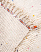 Moderner Designer handgefertigter Berber Teppich aus Marokko Beniourain mit schönen Farben und Mustern