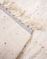 Moderner Designer handgefertigter Berber Teppich aus Marokko Beniourain mit schönen Farben und Mustern