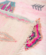 Moderner Designer handgefertigter Berber-Teppich aus Marokko Boujad mit wunderschönen Farben und Mustern