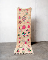Moderner, handgefertigter Berber-Teppich aus Marokko. Vintage-Teppich mit schönen Farben und Mustern und flauschiger Textur.