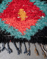 Moderner handgefertigter Berber-Teppich im Vintage-Stil aus Marokko. Boucherouite-Läuferteppich mit wunderschönen Farben und Mustern.