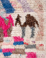 Moderner, handgefertigter Berber-Läuferteppich aus Marokko. Vintage-Teppich mit schönen Farben und Mustern und flauschiger Textur.