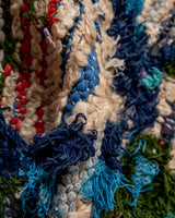 Moderner handgefertigter Berber-Teppich im Vintage-Stil aus Marokko. Boucherouite-Läuferteppich mit wunderschönen Farben und Mustern.