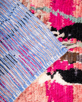 Moderner handgefertigter Berber-Teppich aus Marokko. Boujed mit schönen Farben und Mustern.