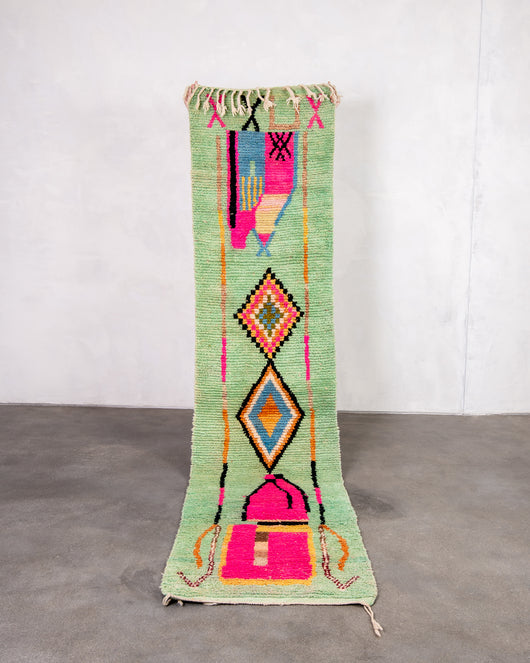 Moderner Designer handgefertigter Berber-Teppich aus Marokko Boujed mit wunderschönen Farben und Mustern