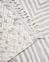 Moderner, handgefertigter Berber-Teppich aus Marokko. Kelim-Teppich mit schönen Designs und robustem Flachgewebe. 100 % Wolle.