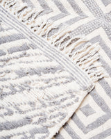 Moderner, handgefertigter Berber-Teppich aus Marokko. Kelim-Teppich mit schönen Designs und robustem Flachgewebe. 100 % Wolle.