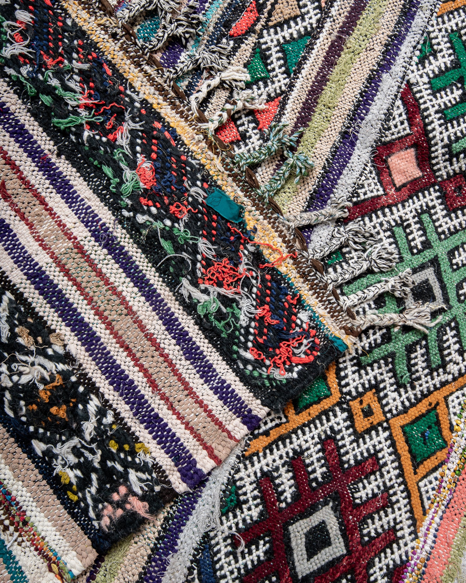 Modern, designer, handcrafted Berber rug from Morocco. Kelim carpet with beautiful designs and robust flat weave.