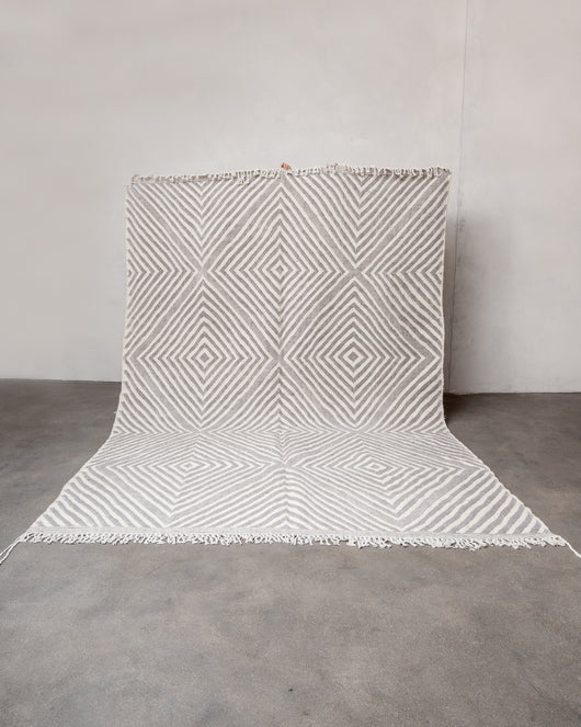 Modern, designer, handcrafted Berber rug from Morocco. Kelim carpet with beautiful designs and robust flat weave.