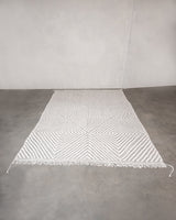 Moderner, handgefertigter Berber-Teppich aus Marokko. Kelim-Teppich mit schönen Designs und robustem Flachgewebe.