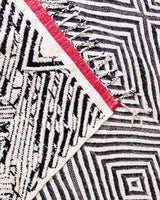 Moderner Designer handgefertigter Berber Teppich aus Marokko Kelim mit wunderschönen Farben und Mustern