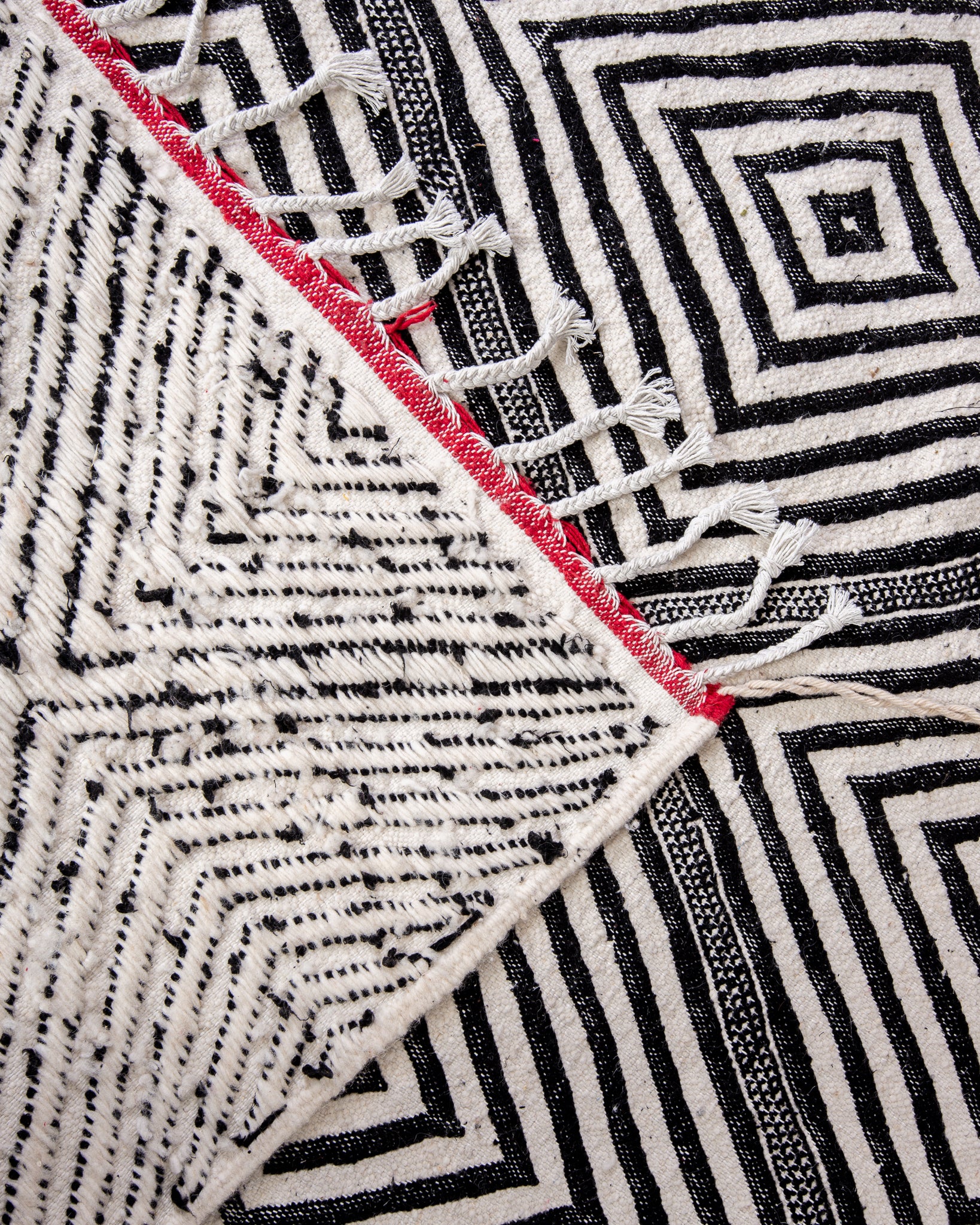 Modern designer handcrafted Berber rug from morocco Kelim with beautiful colors and patterns