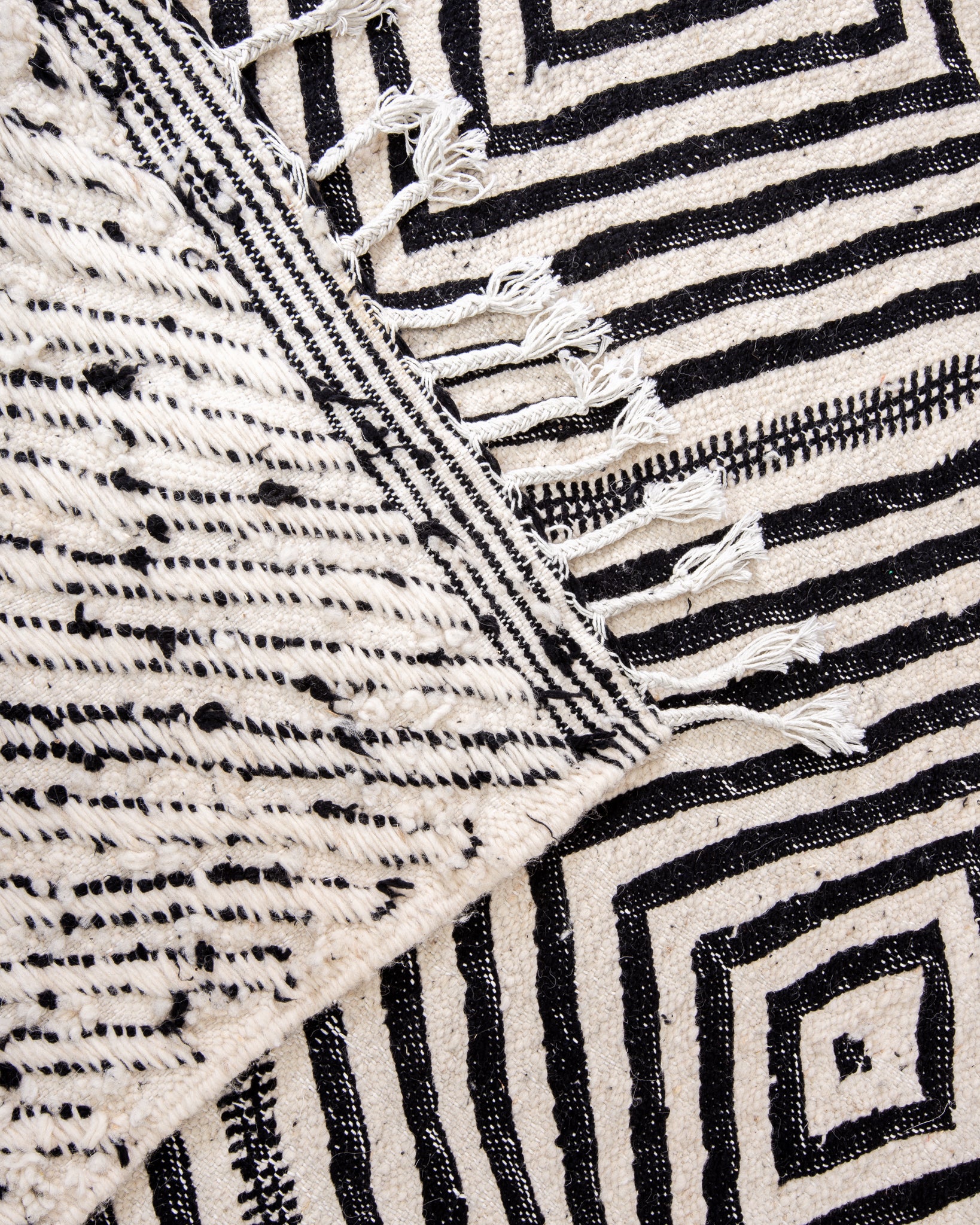 Modern designer handcrafted Berber rug from morocco Kelim with beautiful colors and patterns