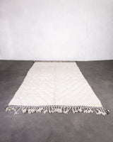 Moderner Designer handgefertigter Berber Teppich aus Marokko Beniourain mit schönen Farben und Mustern