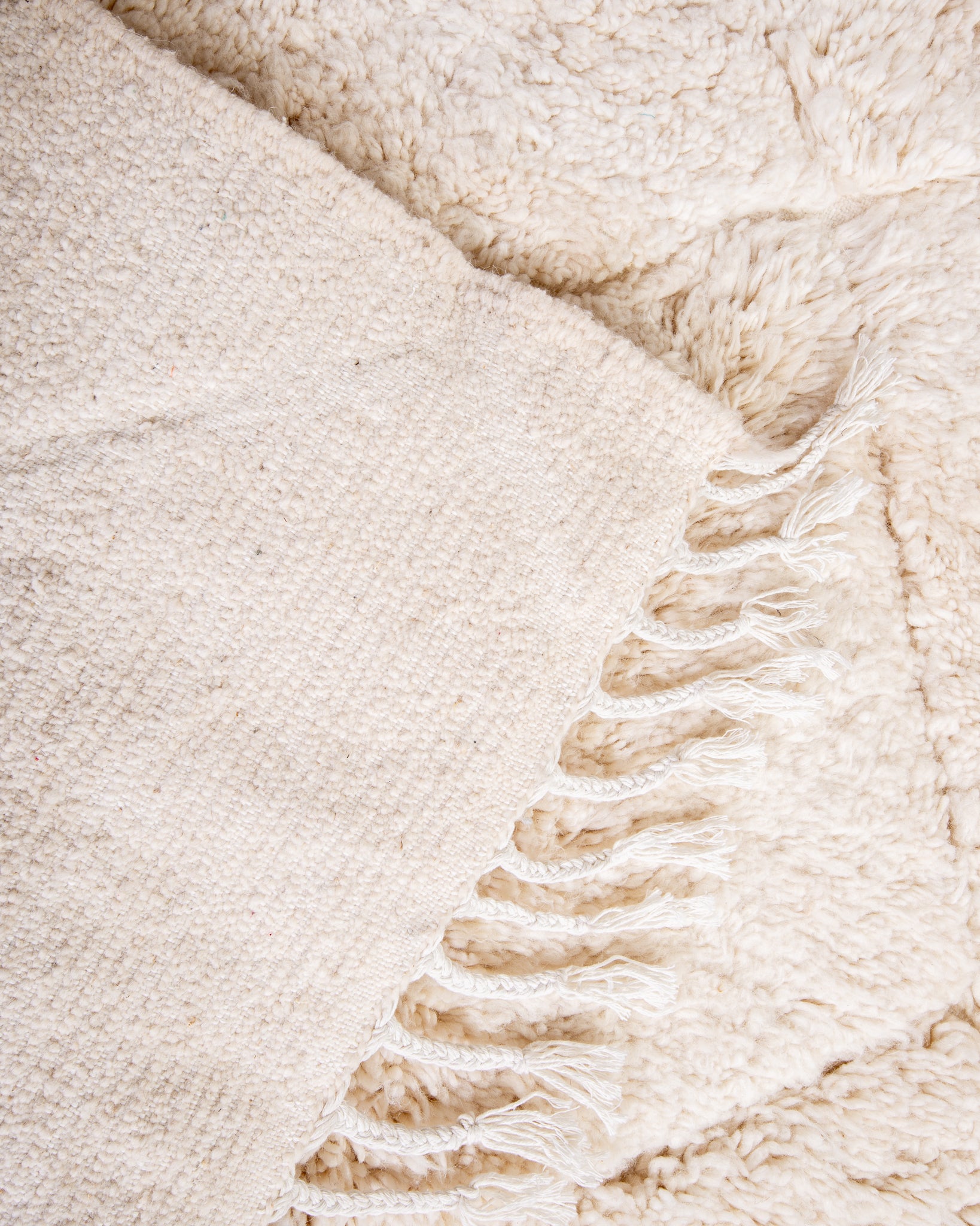 Modern designer handcrafted Berber rug from morocco Beniourain with beautiful colors and patterns