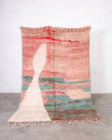Moderner, handgefertigter Berber-Teppich aus Marokko. Vintage-Teppich mit schönen Farben und Mustern und flauschiger Textur.