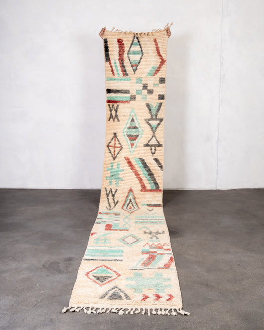 Moderner Designer handgefertigter Berber-Teppich aus Marokko Boujad mit wunderschönen Farben und Mustern