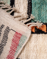 Moderner Designer handgefertigter Berber-Teppich aus Marokko Boujad mit wunderschönen Farben und Mustern