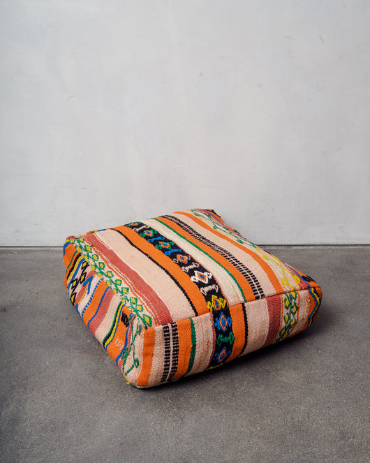 Vintage, handcrafted Berber floor cushion from Morocco. Kelim pouf with beautiful designs and robust flat weave. 100% wool.