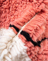Moderner, handgefertigter Berber-Teppich aus Marokko. Beniourain-Teppich mit schönen Farben und Mustern und flauschiger Wollstruktur.
